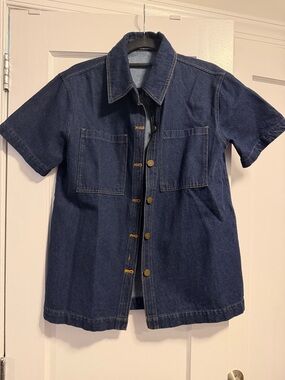 Oversized Short-Sleeve Dark Blue Denim Button-Front Shirt